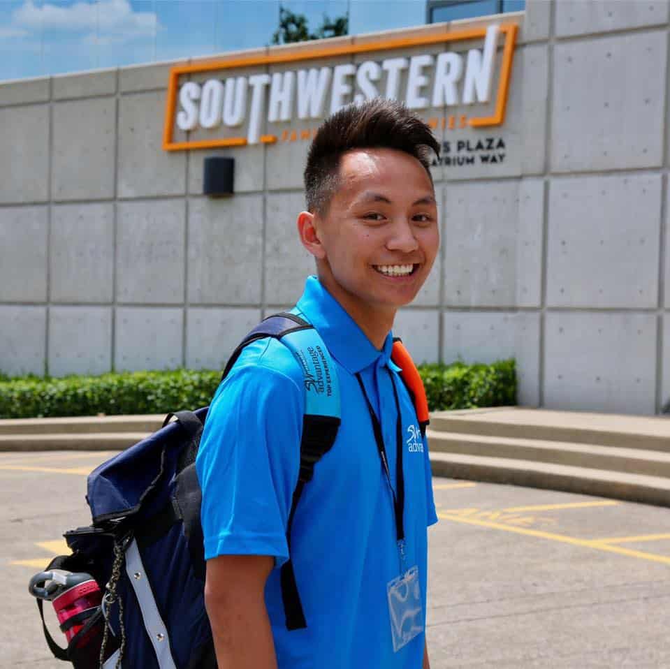 recruiter on his way in to Southwestern Advantage building.